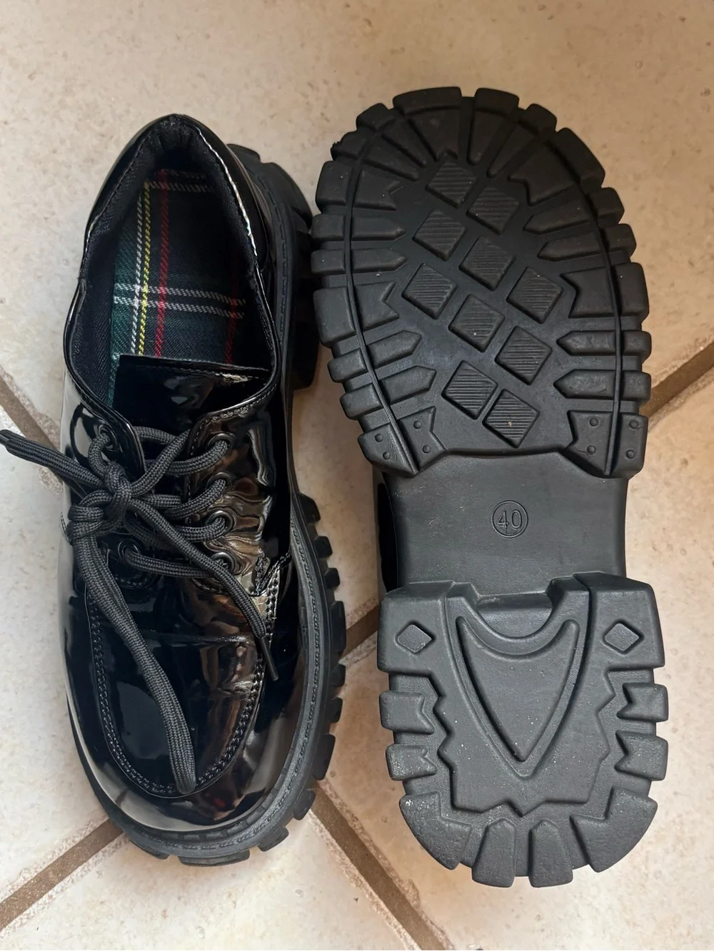 Black Patent Leather Lace-Up Chunky Sole Shoes with Plaid Lining
